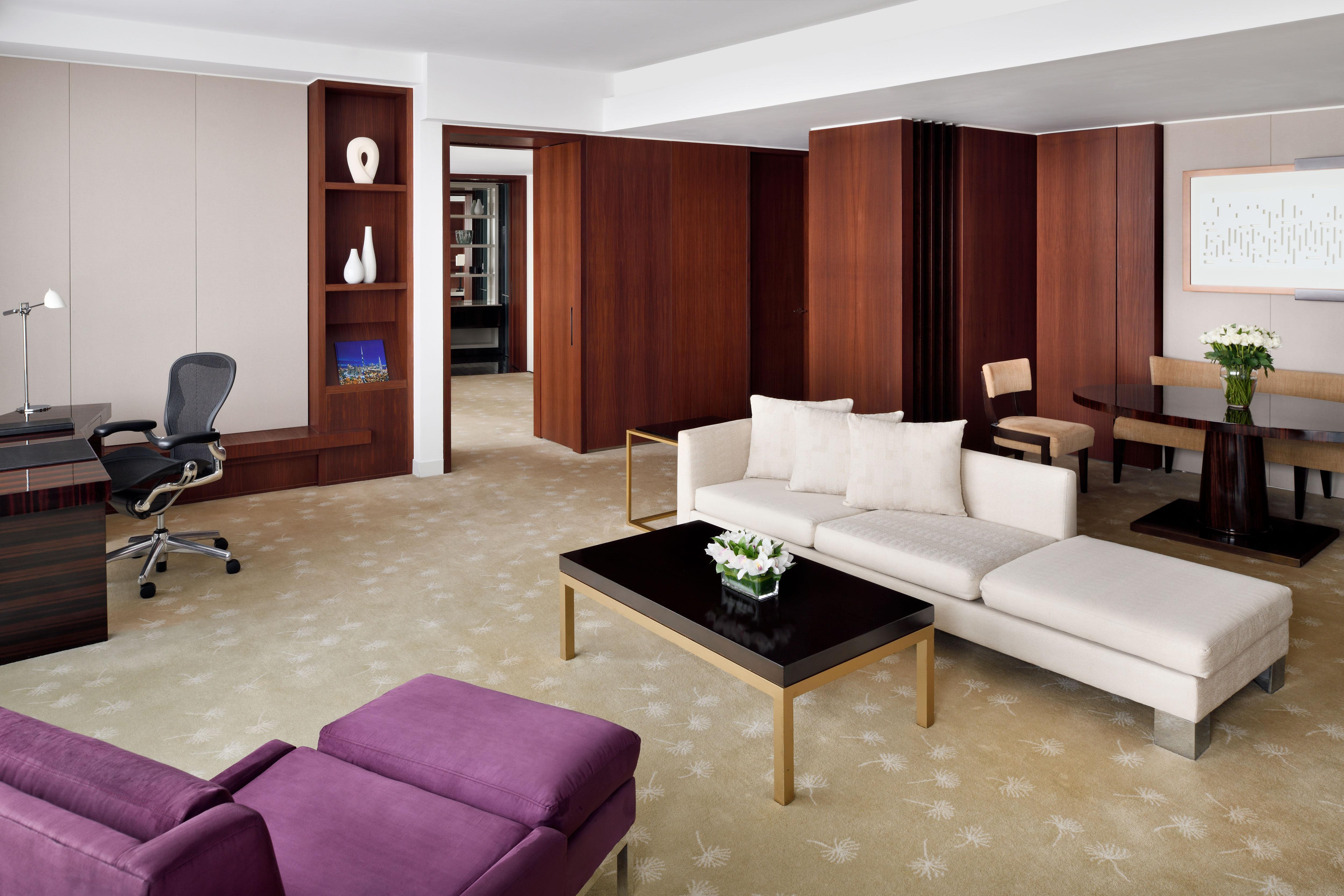 Intercontinental Dubai Festival City By Ihg Exteriör bild A suite at the Conrad Hilton London St. George's Wharf