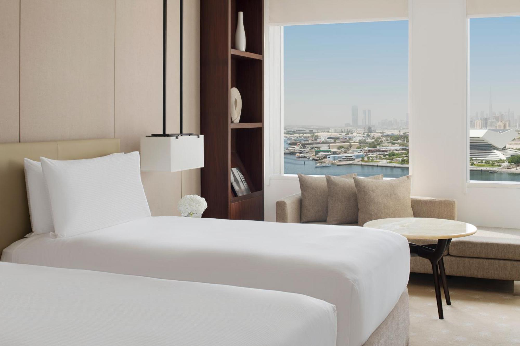 Intercontinental Dubai Festival City By Ihg Exteriör bild A guest room at the hotel