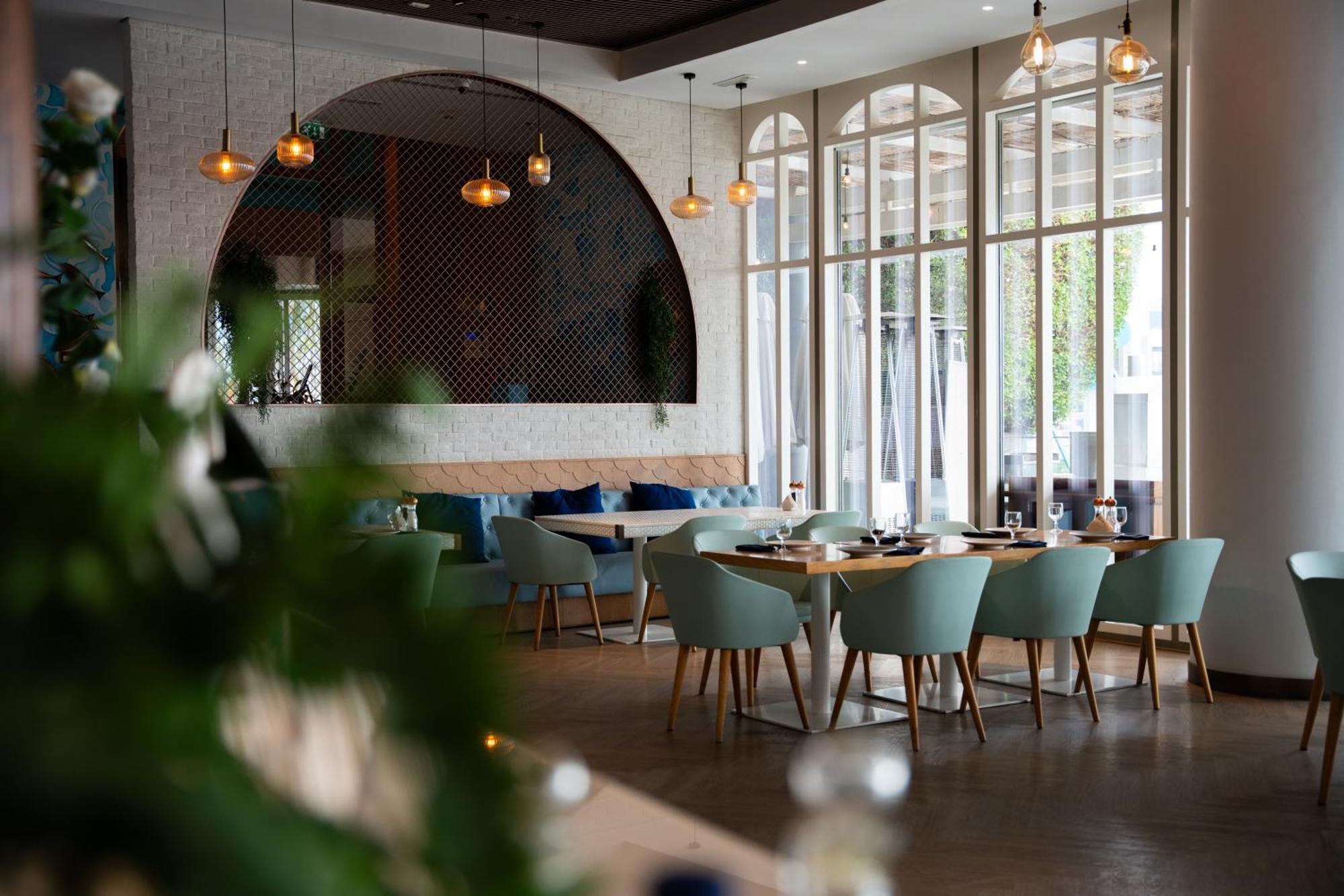 Intercontinental Dubai Festival City By Ihg Exteriör bild Restaurant interior