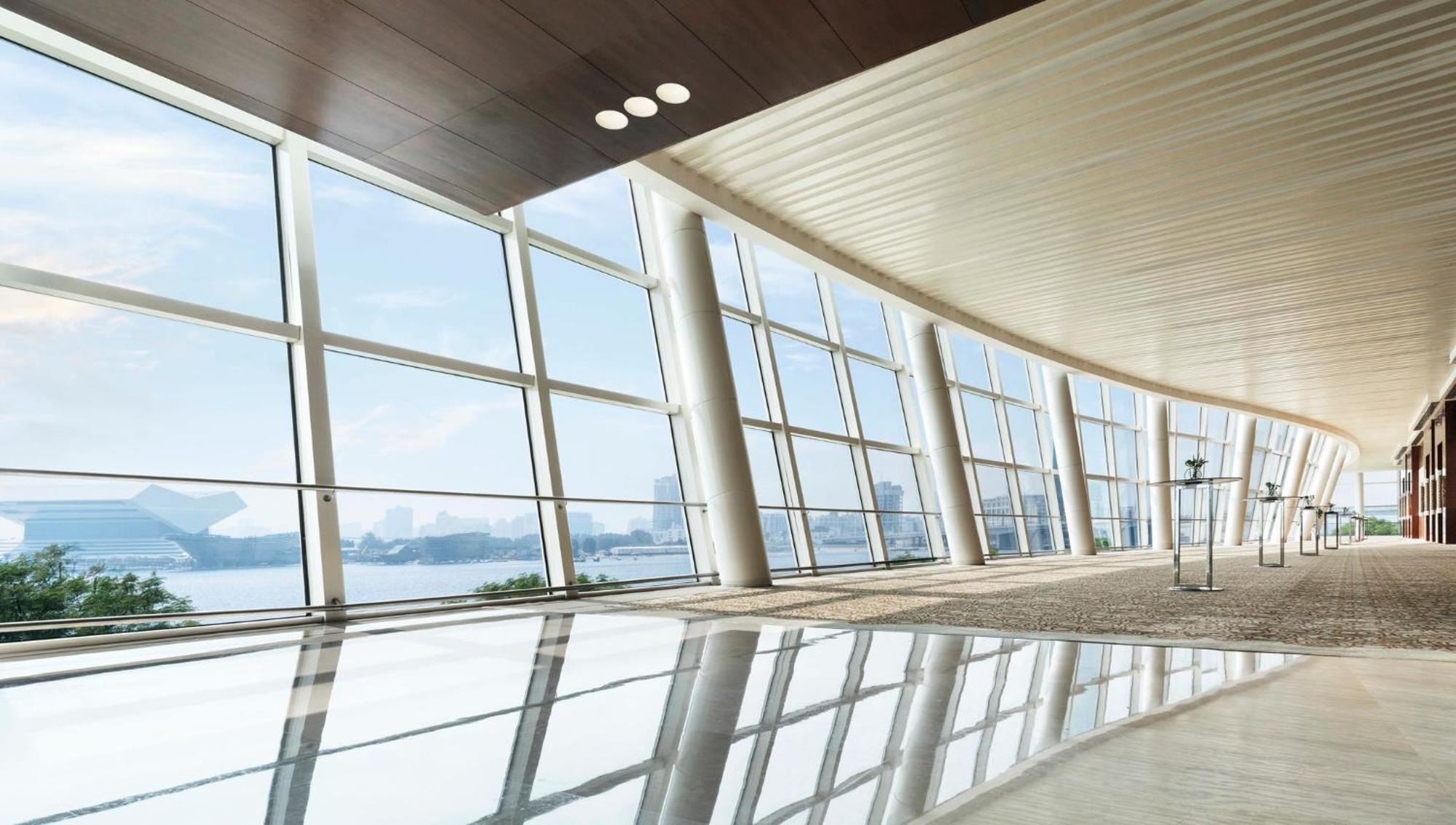 Intercontinental Dubai Festival City By Ihg Exteriör bild Interior of the Hong Kong Convention and Exhibition Centre